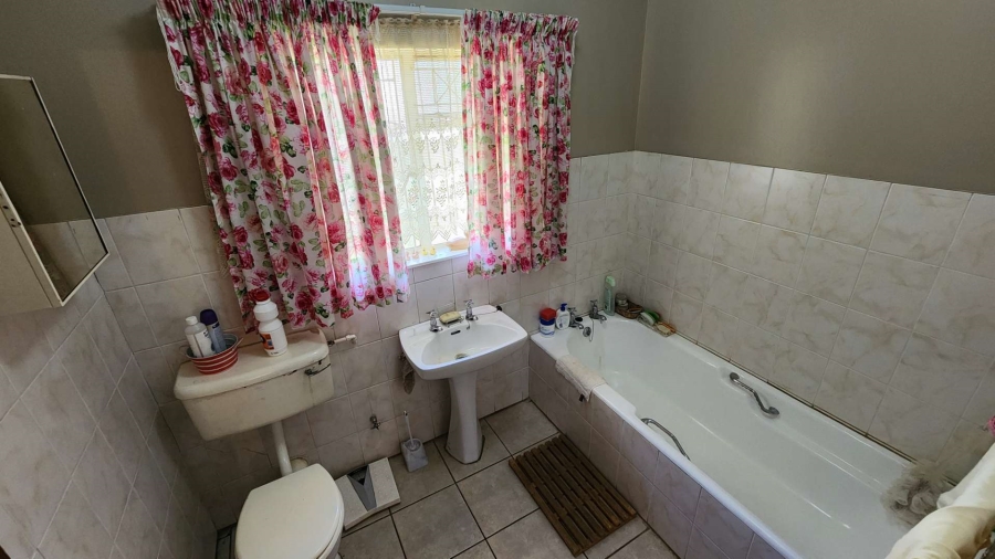 4 Bedroom Property for Sale in Fichardt Park Free State